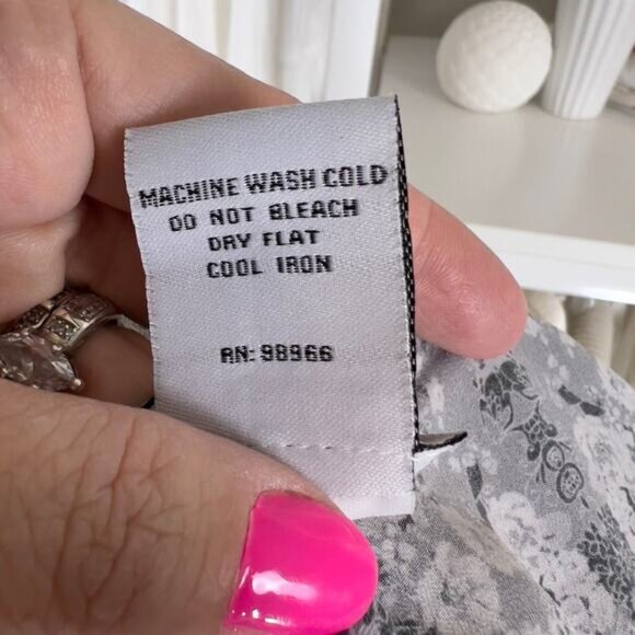 Monroe and Main women's sz. large black & gray floral boho, bohemian top #2112 - Picture 8 of 8